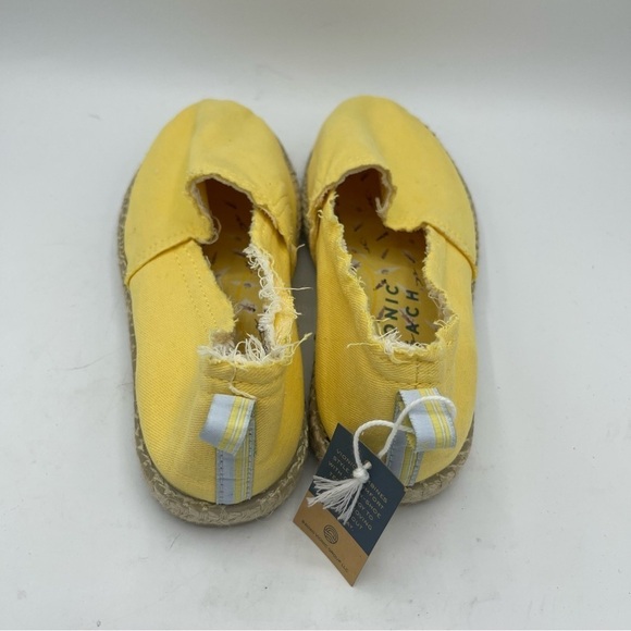 Vionic Women's Laguna Espadrille in Yellow Fun Sun Canvas NWT Size 6 Slip On - Picture 3 of 6